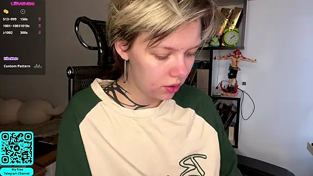 MadalynNosel online show from April 14, 7:03 am