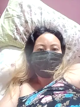 Snapshot of Bristy_BigBoobs chatting on April 25, 1:41 pm Bristy BigBoobs online show from April 25, 1:41 pm