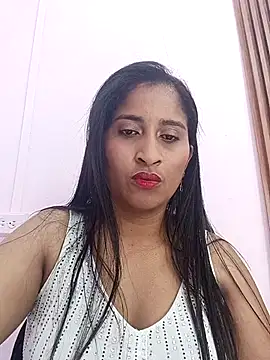 SofiaMendez1  online show from April 8, 3:23 pm