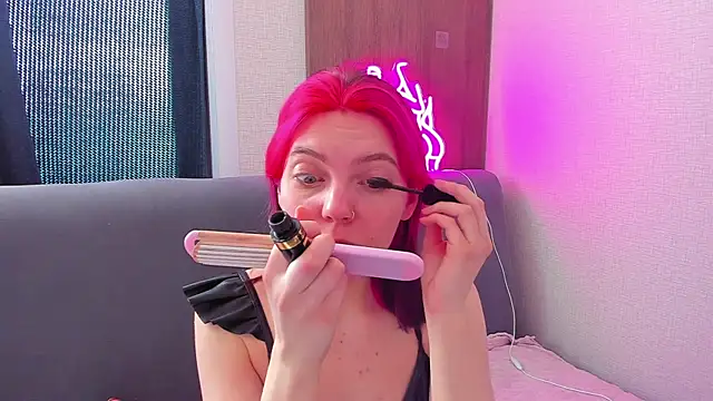 Marie Reyess online show from April 14, 5:57 am