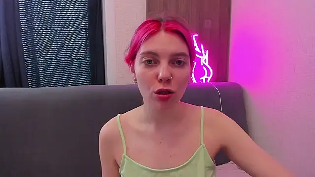 Marie Reyess online show from April 17, 3:20 am