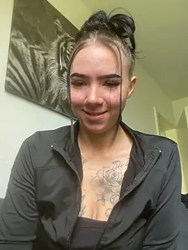 zoeelinks online show from April 14, 10:10 am