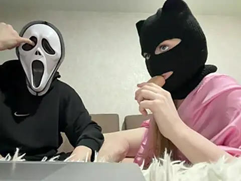 PamelaCouple  online show from April 16, 2:40 pm