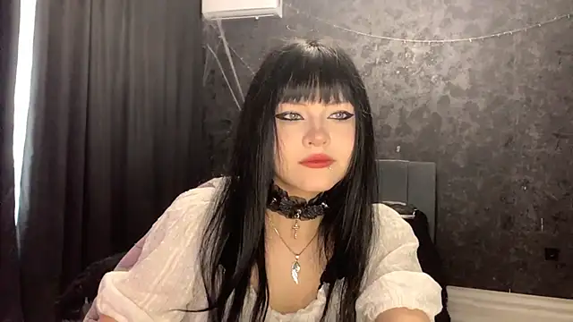 EmilyEmbears online show from April 20, 5:21 am