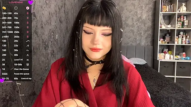 EmilyEmbears online show from June 2, 7:32 am