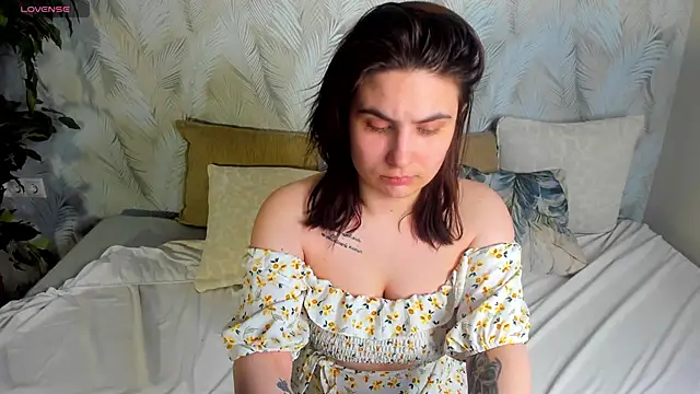 Alisa Froks online show from April 10, 9:25 am