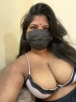 Snapshot of Shalu_naughty69 chatting on July 13, 3:31 am Shalu naughty69 online show from July 13, 3:31 am