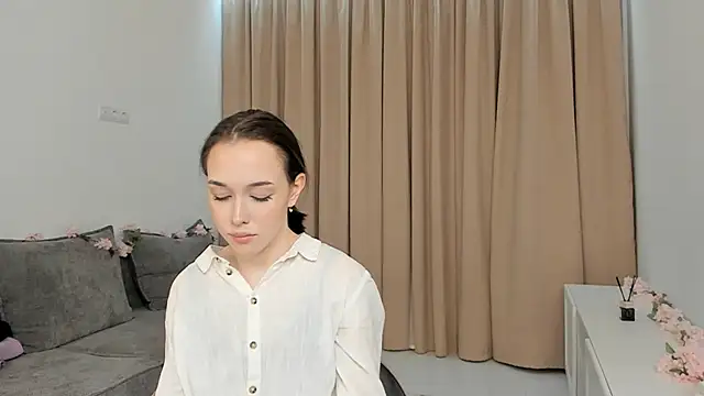 RoyceKintzel online show from April 11, 6:34 pm