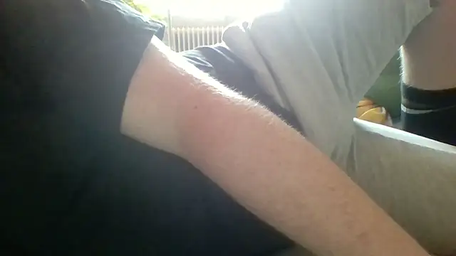 Snapshot of Pallmees chatting on May 9, 8:08 am Pallmees online show from May 9, 8:08 am