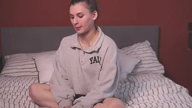 ZulaPinette online show from April 17, 12:08 pm