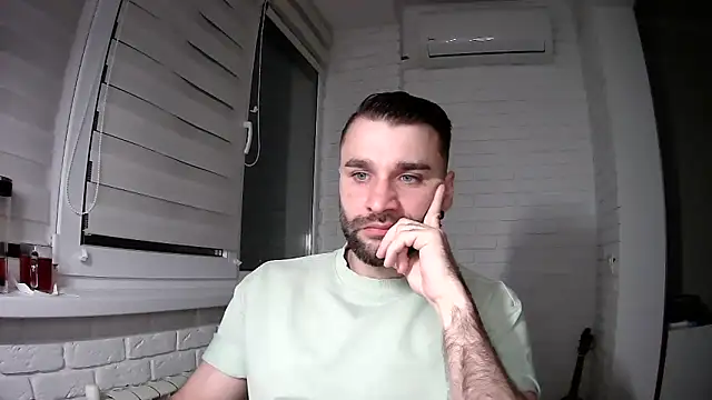 DaddySlava online show from April 2, 5:10 pm