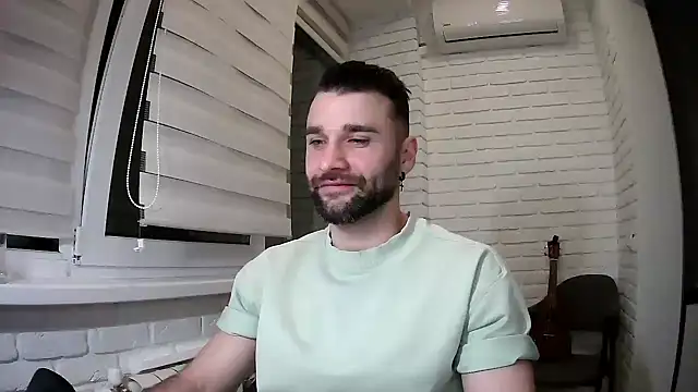 DaddySlava online show from April 5, 6:27 pm