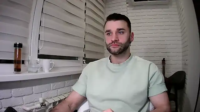 DaddySlava online show from April 9, 6:02 pm