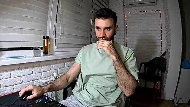 DaddySlava online show from April 16, 8:53 pm