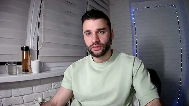 DaddySlava online show from April 18, 7:29 pm