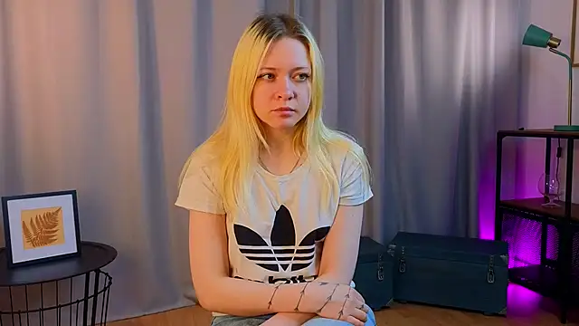 OliviaCaffery online show from April 11, 3:16 pm