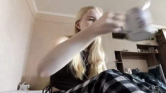 ForwentSeat online show from April 9, 7:03 am