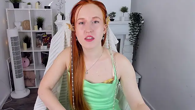 EvaBellea online show from April 14, 1:28 pm