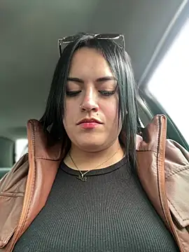 Lesli 26 online show from April 11, 6:01 pm