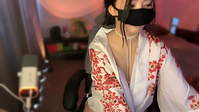 rin night online show from April 11, 11:03 am