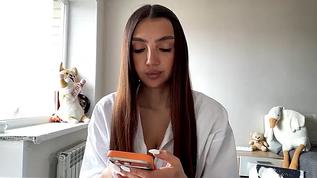 AlvinaMair online show from April 17, 6:38 am