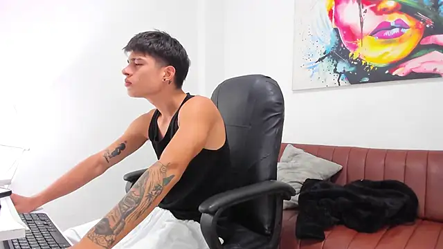 Thebestboyhot online show from April 8, 6:02 am