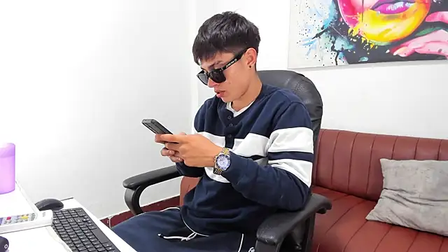 Thebestboyhot online show from April 12, 5:12 am