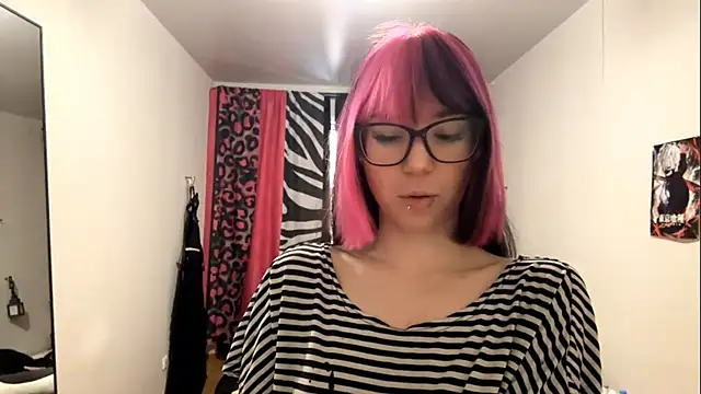 WifeAileen online show from April 7, 6:36 am