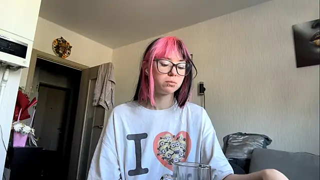 WifeAileen online show from June 5, 6:20 am