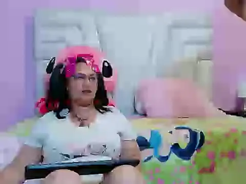 xiomaraANDcristiano online show from April 10, 11:53 pm