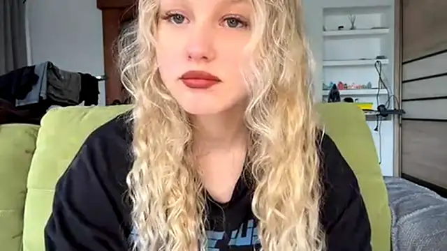 ElvieTribou online show from April 15, 8:10 am