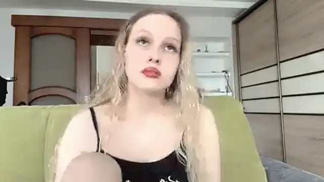 ElvieTribou online show from April 16, 9:32 am