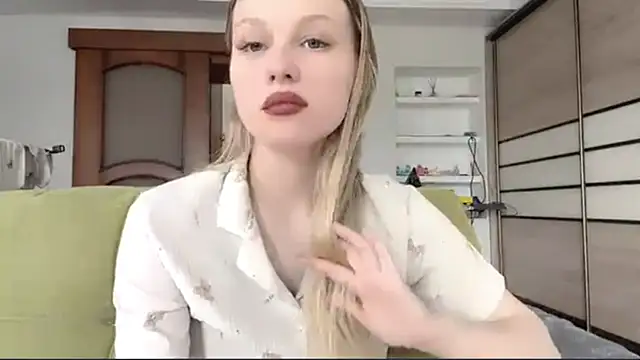 ElvieTribou online show from April 20, 8:06 am