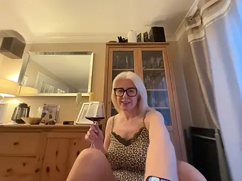 Laylaskyexx online show from June 24, 9:03 pm