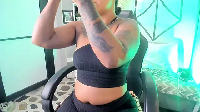 LexiAdamss online show from April 17, 12:30 pm