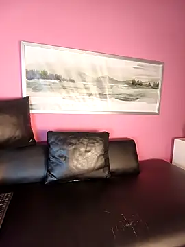 Wolfamara online show from April 10, 1:38 pm