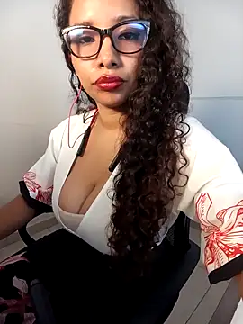 Wolfamara online show from April 21, 1:28 pm