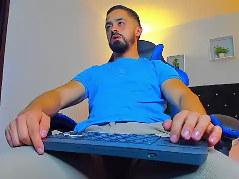 David Onfire online show from April 11, 9:30 pm