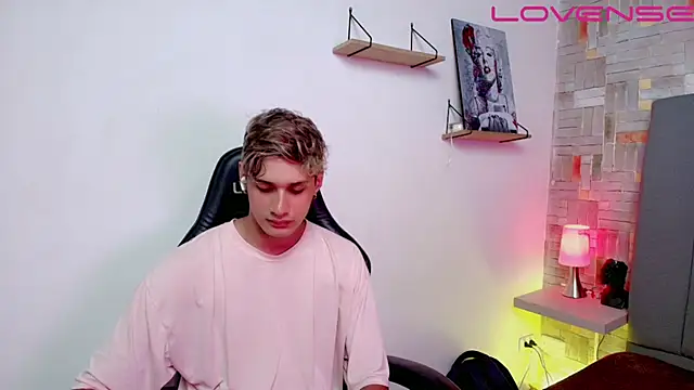 flaquito    online show from April 6, 8:32 pm