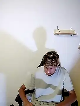 flaquito    online show from April 11, 8:24 pm