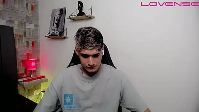 flaquito    online show from April 21, 8:55 pm