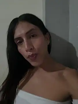 luna duque online show from June 13, 7:23 pm
