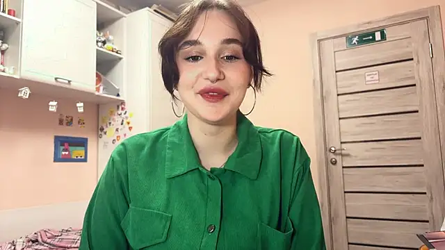 NoraSweetie online show from April 4, 3:20 pm