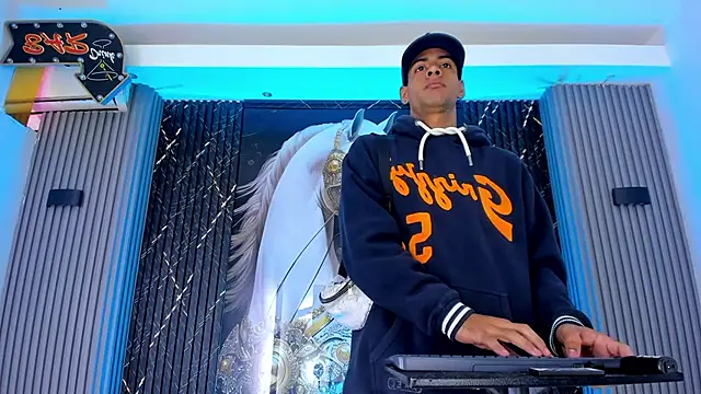 the knights of the night  online show from April 18, 3:43 am