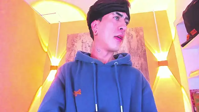 PODEROSO SAMAEL online show from April 11, 3:33 am