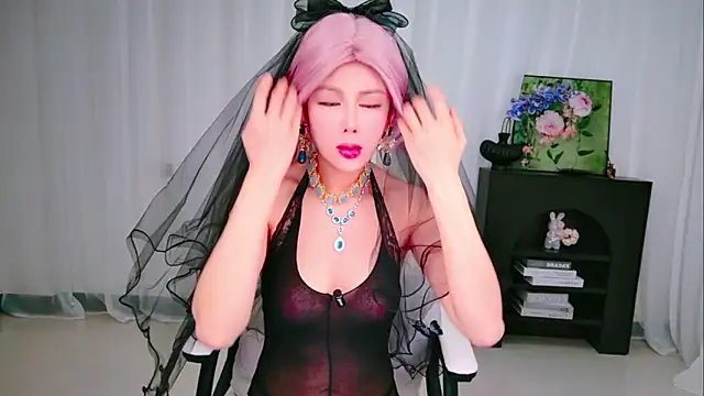 Serendipity889 online show from April 11, 1:04 pm