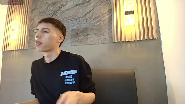 KENNY HANK online show from April 16, 3:51 am