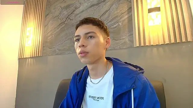 KENNY HANK online show from April 17, 3:53 am