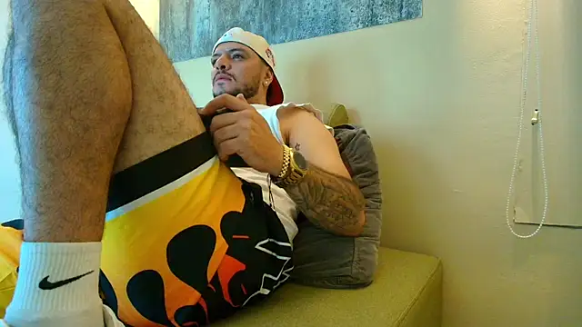 TROY KIRK online show from April 9, 3:28 am