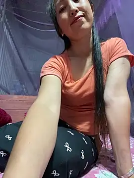 Huonglyna online show from April 15, 2:13 pm